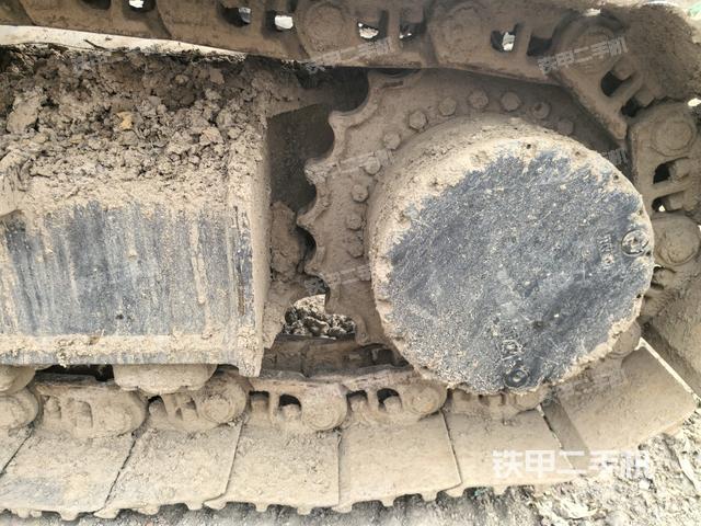 右驅(qū)動輪（行走機構(gòu)）