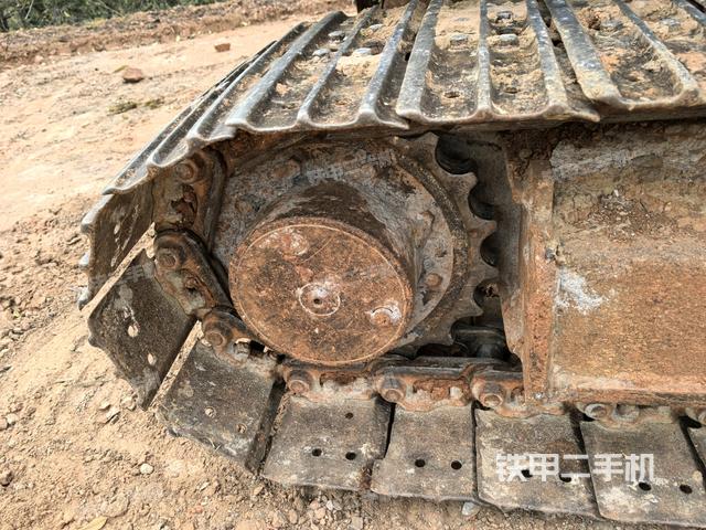 右驅(qū)動(dòng)輪（行走機(jī)構(gòu)）