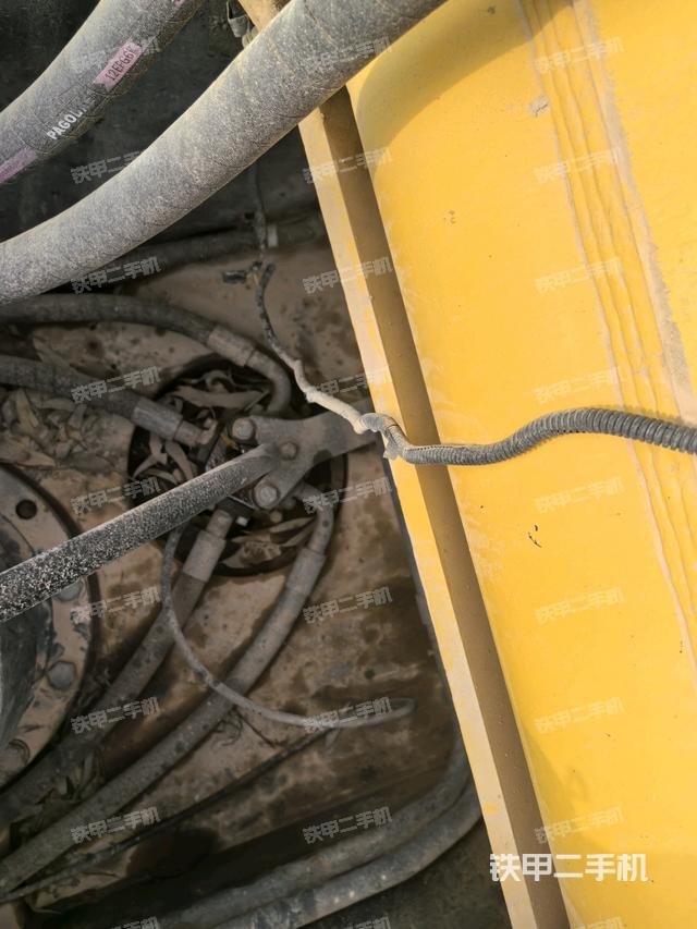 中央回轉(zhuǎn)接頭特寫（上車部件）