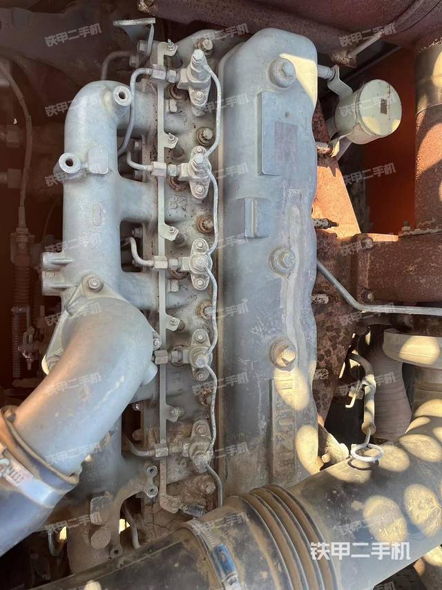 發(fā)動機整體俯視(整機外觀) 發(fā)動機整體俯視(整機外觀)