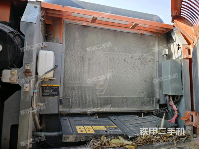 散熱器正面(大件艙室) 散熱器正面(大件艙室)