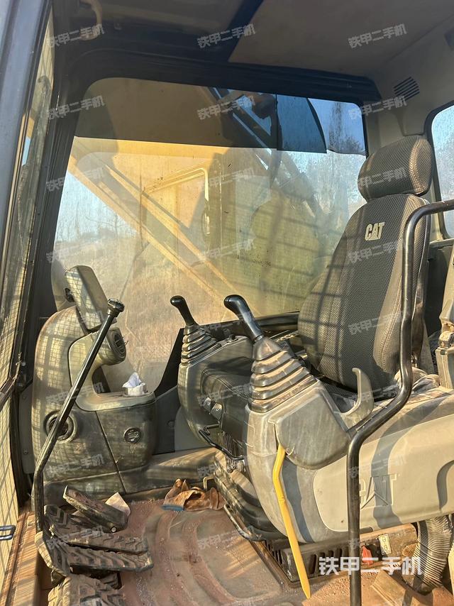 后窗玻璃角標(biāo)（駕駛室部分）