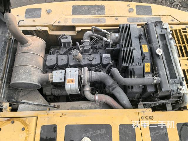 發(fā)動(dòng)機(jī)室（上車部件）