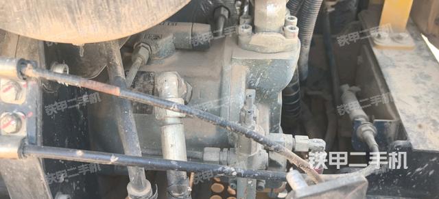 液壓泵艙室正面整體(整機(jī)外觀) 液壓泵艙室正面整體(整機(jī)外觀)