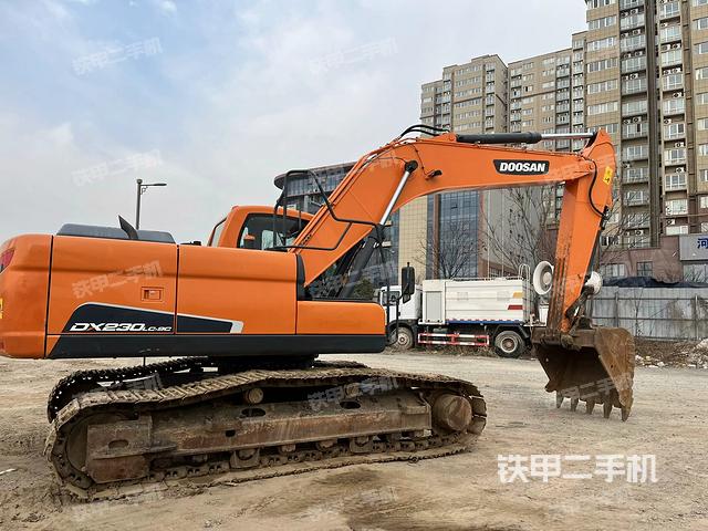 整機(jī)右后45°(整機(jī)外觀) 整機(jī)右后45°(整機(jī)外觀)