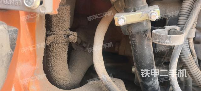 液壓泵艙室正面整體(整機(jī)外觀) 液壓泵艙室正面整體(整機(jī)外觀)