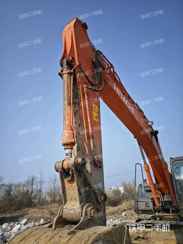 大臂整體?右側(cè)(工作和回轉(zhuǎn)裝置) 大臂整體?右側(cè)(工作和回轉(zhuǎn)裝置)