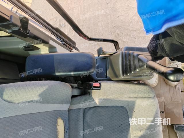 座椅左側(cè)控制臺(tái)/音響/含左手柄（駕駛室部分）