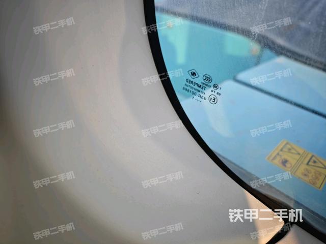 座椅右側(cè)控制臺/鑰匙門/油門/含右手柄(駕駛室部分) 座椅右側(cè)控制臺/鑰匙門/油門/含右手柄(駕駛室部分)