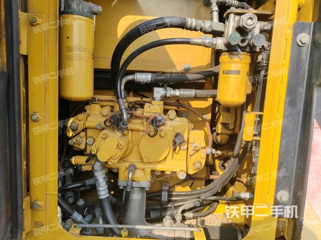 液壓泵斜45?左（大件艙室）