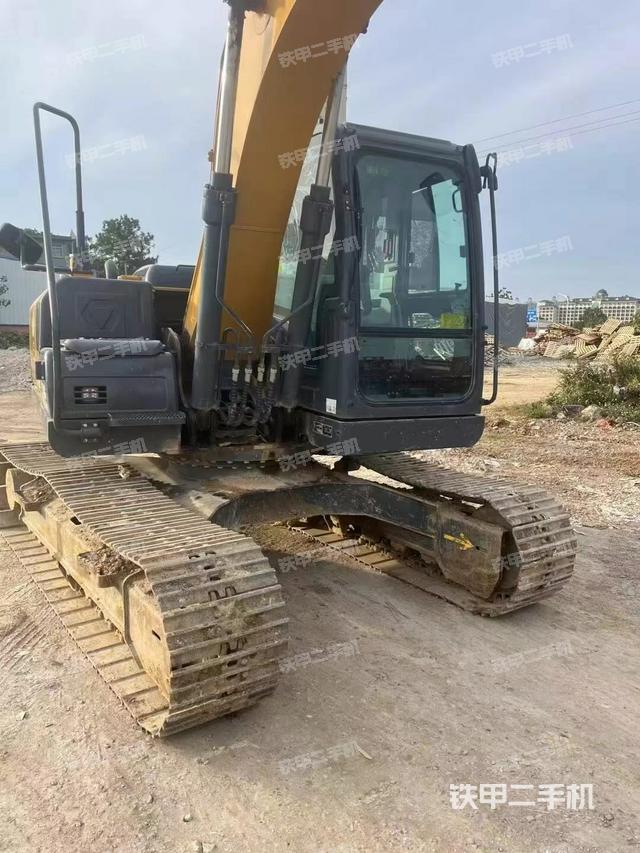 單側(cè)履帶整體（整機(jī)外觀）