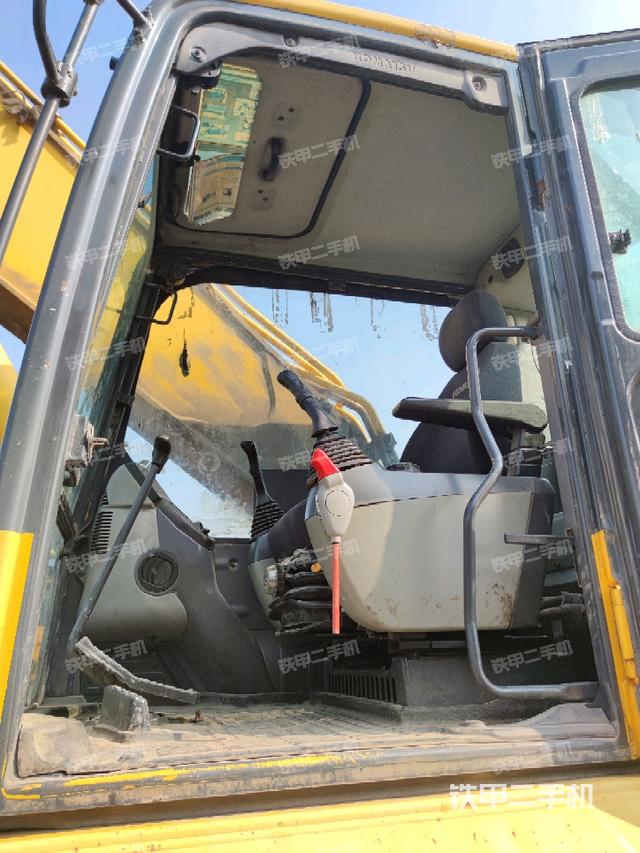 駕駛室整體（整機(jī)外觀）