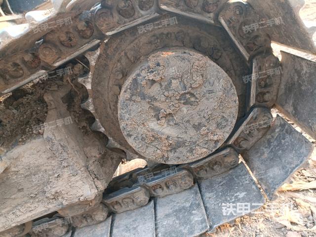 右驅(qū)動輪（行走機構(gòu)）