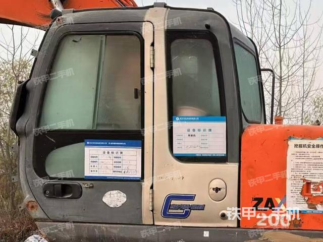 駕駛室頂部(整機外觀) 駕駛室頂部(整機外觀)