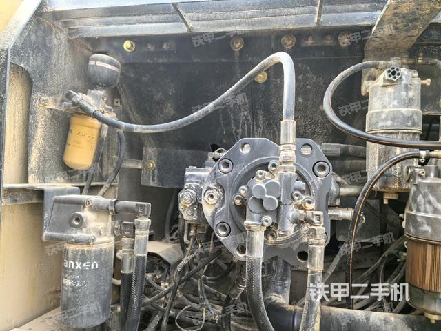 液壓泵斜45?左（大件艙室）