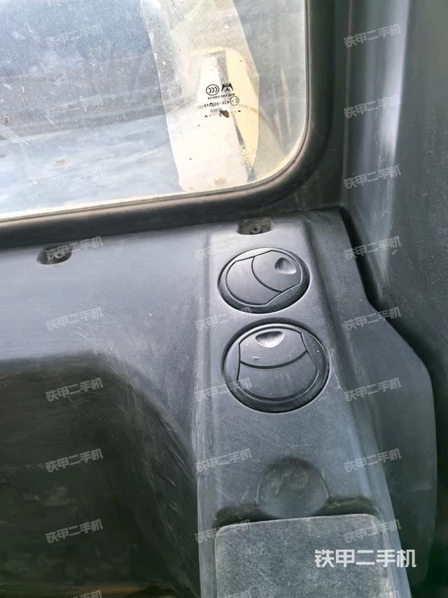 后窗玻璃角標(biāo)（駕駛室部分）