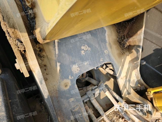 大臂油缸整體?豎拍（工作和回轉(zhuǎn)裝置）