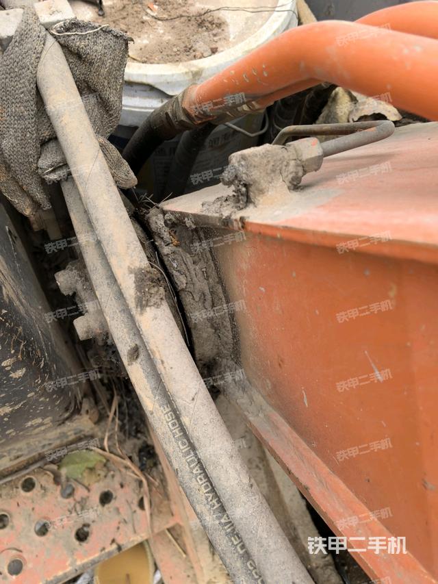 大臂根部?斜（工作和回轉(zhuǎn)裝置）