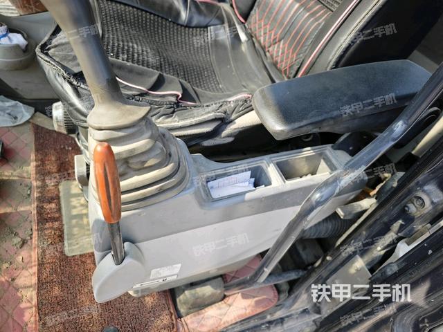 座椅后部(駕駛室部分) 座椅后部(駕駛室部分)