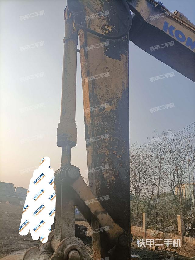 小臂整體左后(工作和回轉(zhuǎn)裝置) 小臂整體左后(工作和回轉(zhuǎn)裝置)
