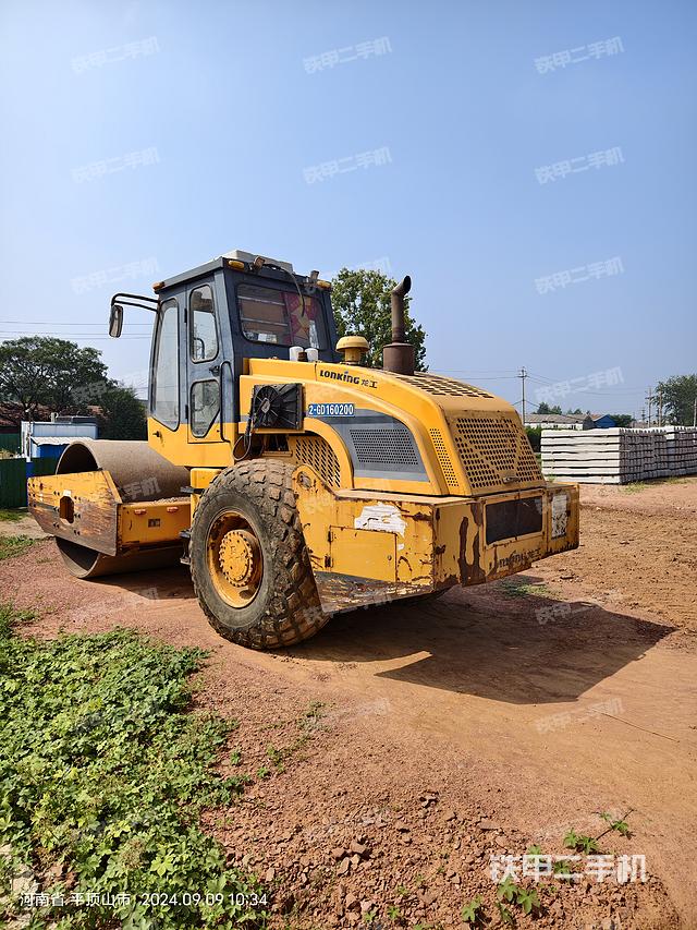 整機(jī)右側(cè)(設(shè)備外觀及核心部件) 整機(jī)右側(cè)(設(shè)備外觀及核心部件)