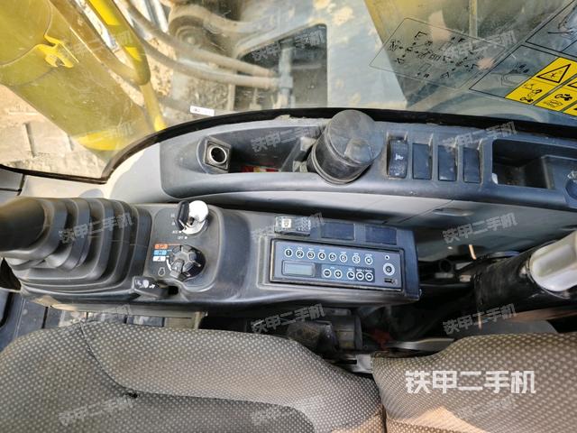 后窗玻璃角標(biāo)（駕駛室部分）