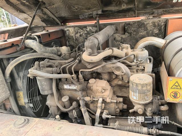 發(fā)動(dòng)機(jī)室（上車部件）