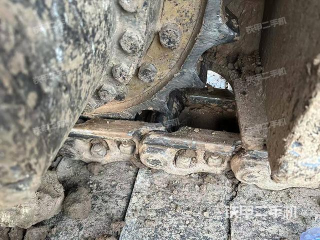 單側(cè)履帶整體(整機外觀) 單側(cè)履帶整體(整機外觀)