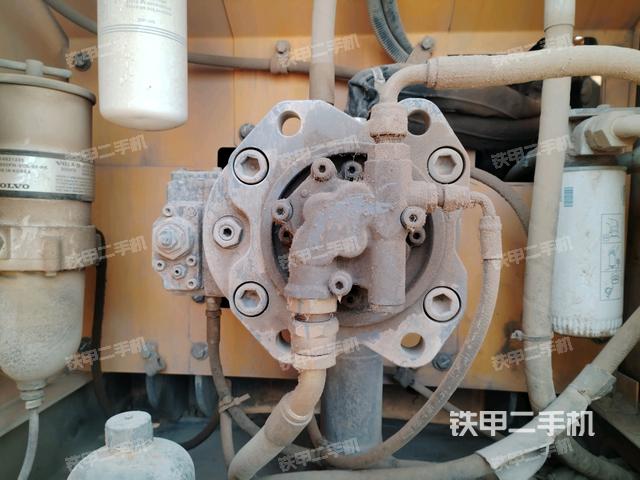 液壓泵斜45?左(大件艙室) 液壓泵斜45?左(大件艙室)