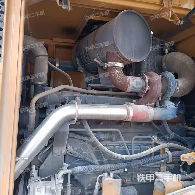 發(fā)動機右側(cè)(整機外觀及大件) 發(fā)動機右側(cè)(整機外觀及大件)