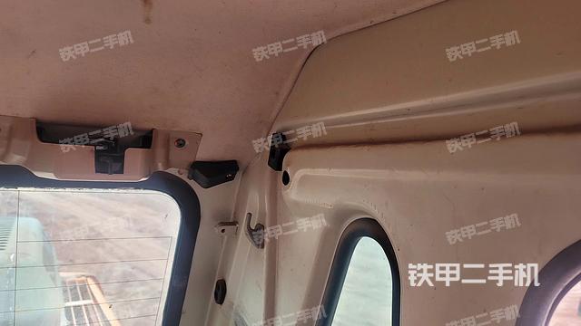 驾驶室顶部（整机外观）