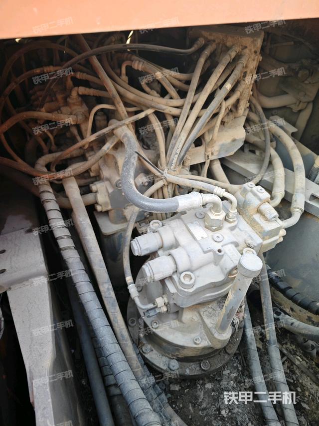 回轉(zhuǎn)馬達(dá)（上車部件）