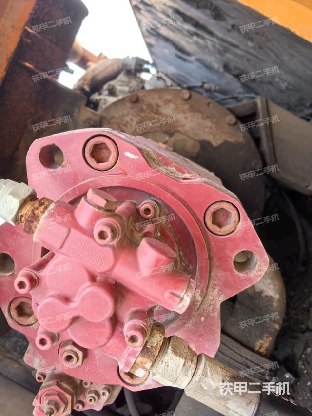 液壓泵斜45?左（大件艙室）