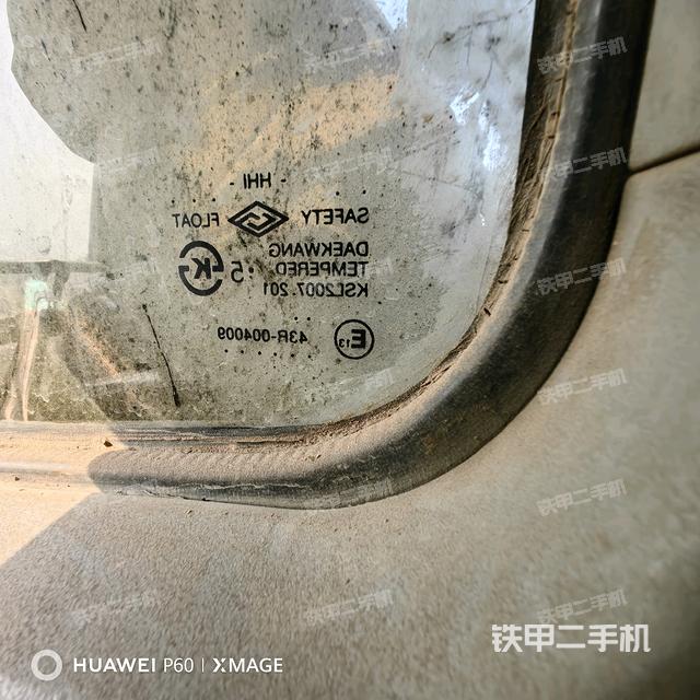 后窗玻璃角標（駕駛室部分）