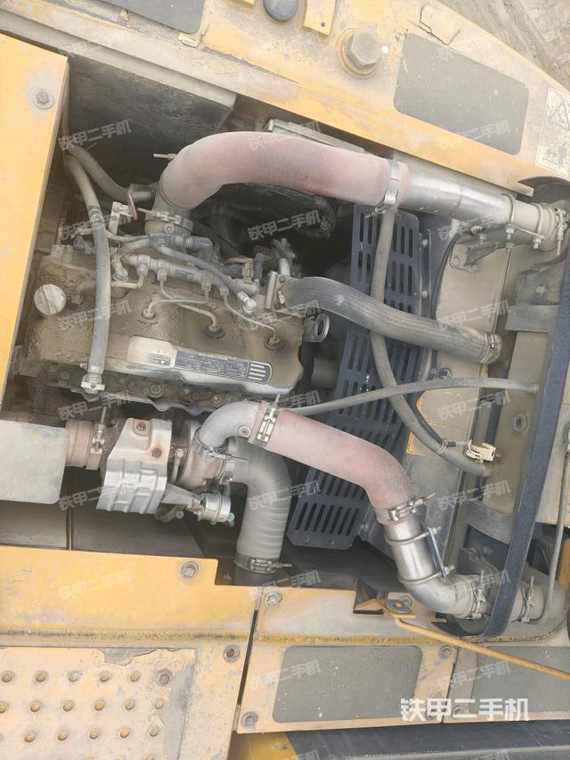 發(fā)動(dòng)機(jī)室（上車部件）