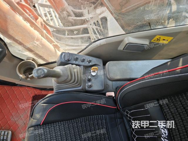 后窗玻璃角標(biāo)（駕駛室部分）