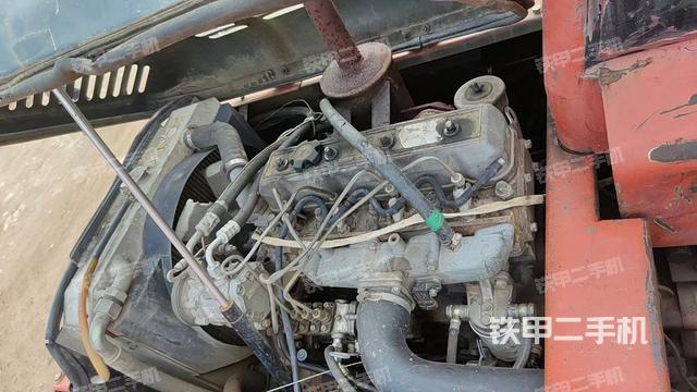 回转马达和主控阀（整机外观）