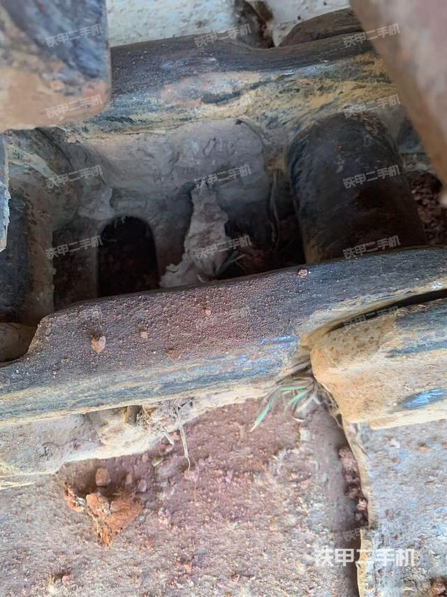 單側(cè)履帶整體（整機(jī)外觀）