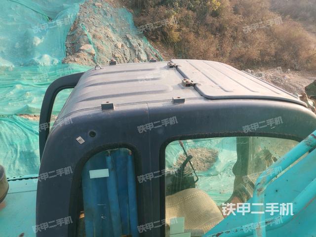 駕駛室頂部俯視（上車(chē)部件）