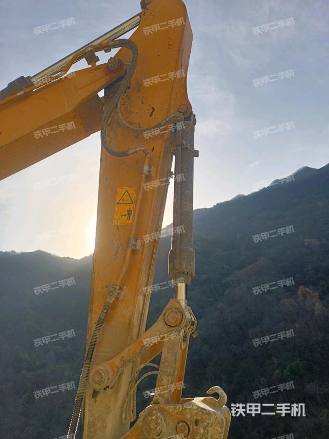 小臂整體右前(工作和回轉(zhuǎn)裝置) 小臂整體右前(工作和回轉(zhuǎn)裝置)