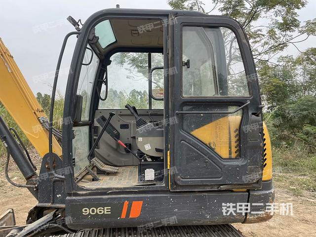 驾驶室整体（整机外观）