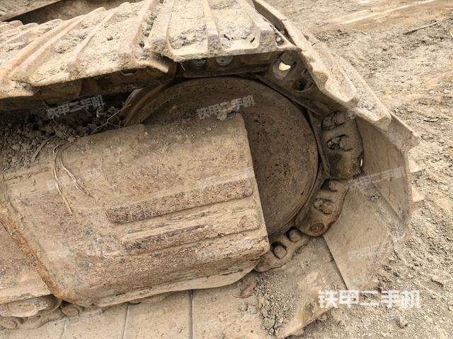 右驅(qū)動輪（行走機(jī)構(gòu)）