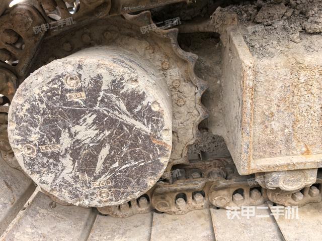 左驅(qū)動輪（行走機(jī)構(gòu)）