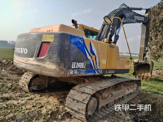 右后45(整機(jī)外觀) 右后45(整機(jī)外觀)