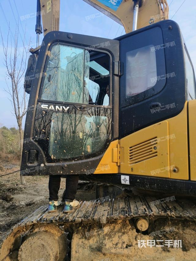 駕駛室整體（整機(jī)外觀）