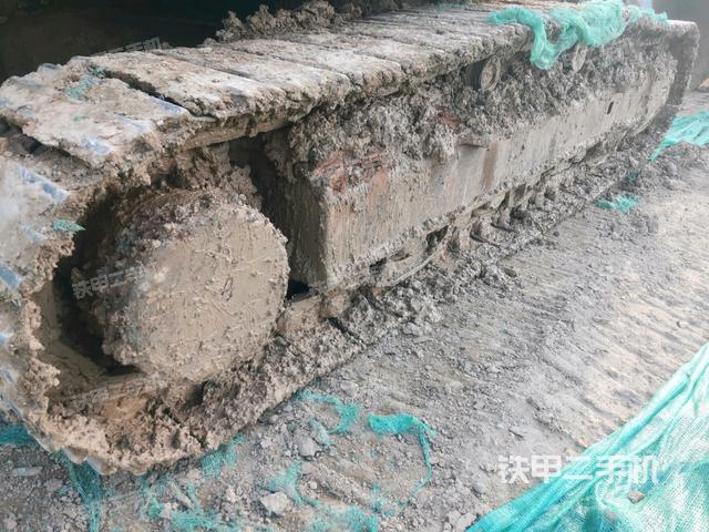 右側(cè)履帶整體（行走機(jī)構(gòu)）