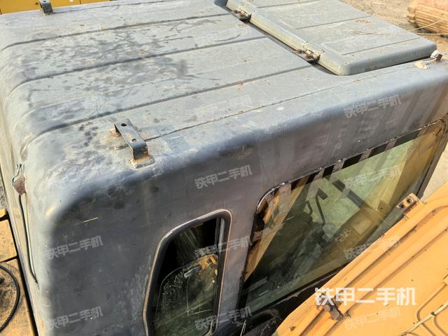 駕駛室頂部俯視（上車(chē)部件）