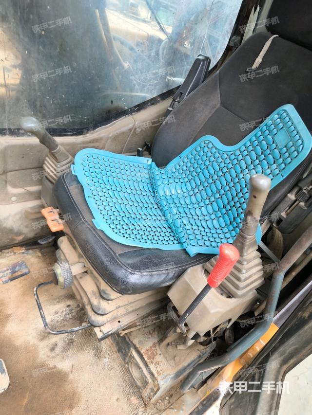 駕駛室整體（整機(jī)外觀）