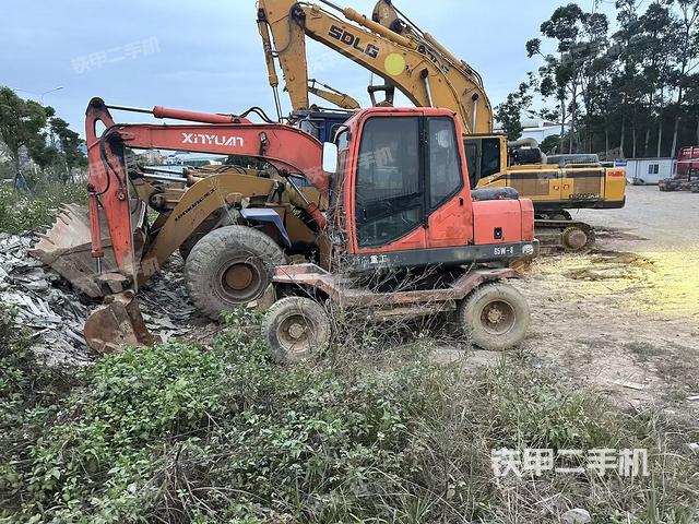 单侧履带整体（整机外观）