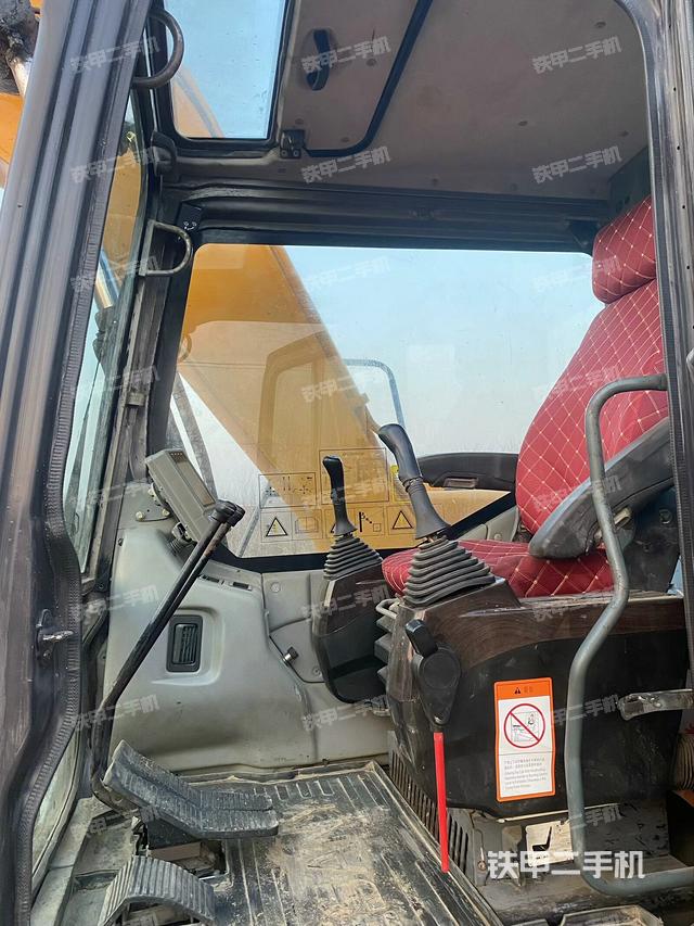 駕駛室整體（整機(jī)外觀）